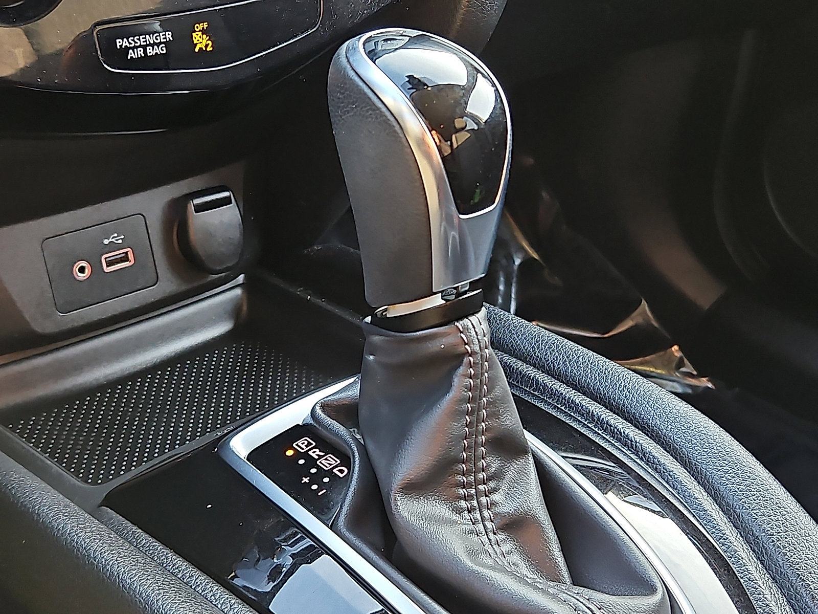 Certified 2019 Nissan Rogue SV image 14