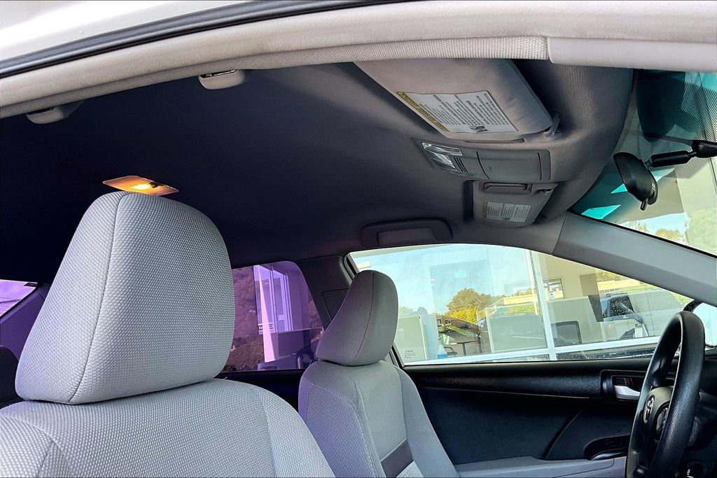 Used 2014 Toyota Camry LE image 27