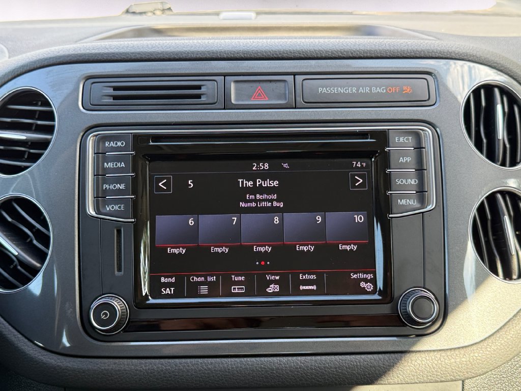 Used 2018 Volkswagen Tiguan Limited w/ Premium Package AWD/4WD image 14