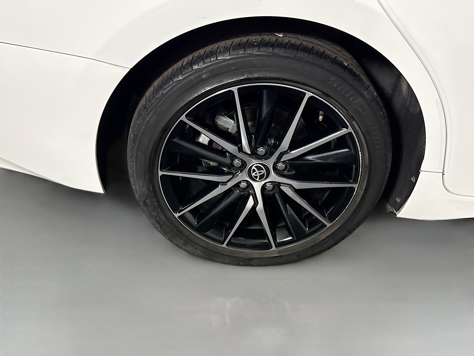 Used 2022 Toyota Camry SE w/ Convenience Package FWD image 33