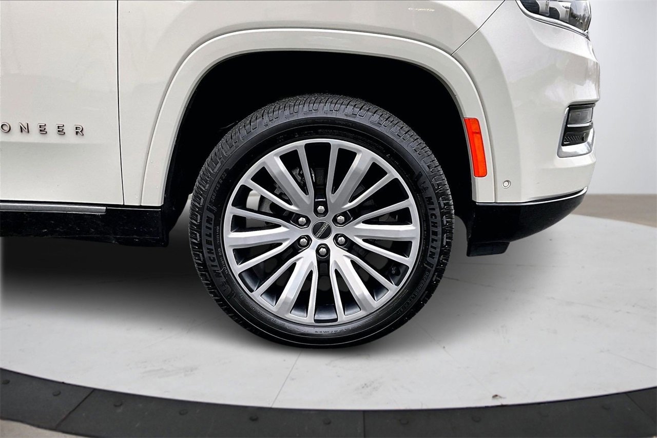 Used 2022 Jeep Grand Wagoneer Series III image 36