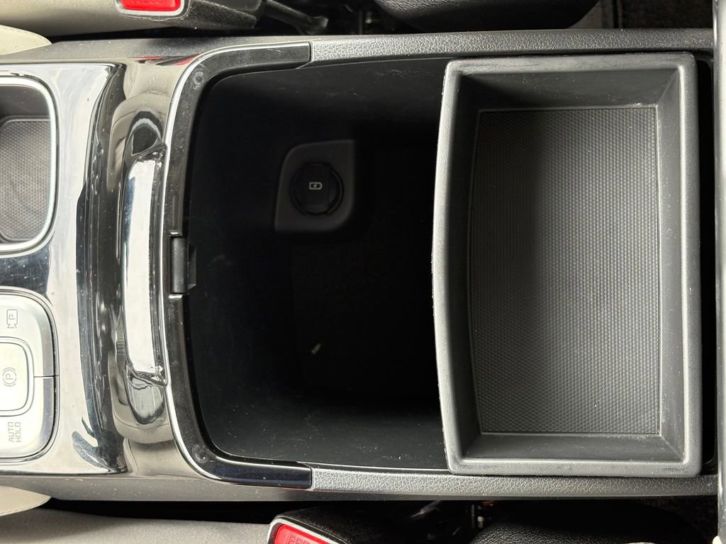 Used 2024 Kia Telluride SX w/ Towing Package FWD image 30