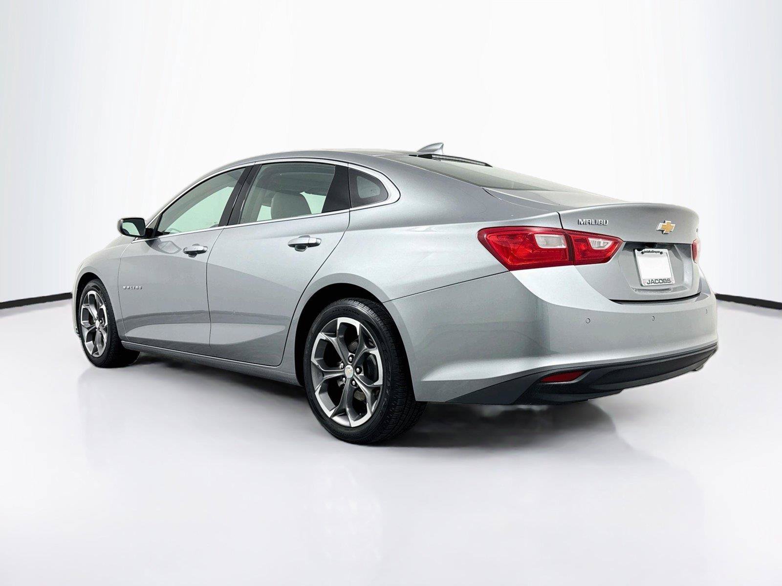 Used 2024 Chevrolet Malibu LT FWD image 3