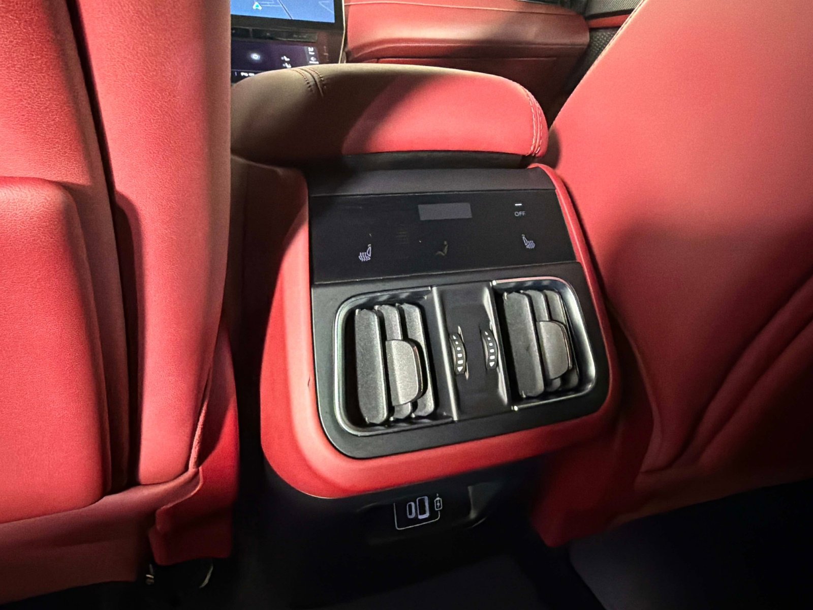 Used 2023 Maserati Grecale Modena AWD/4WD image 34