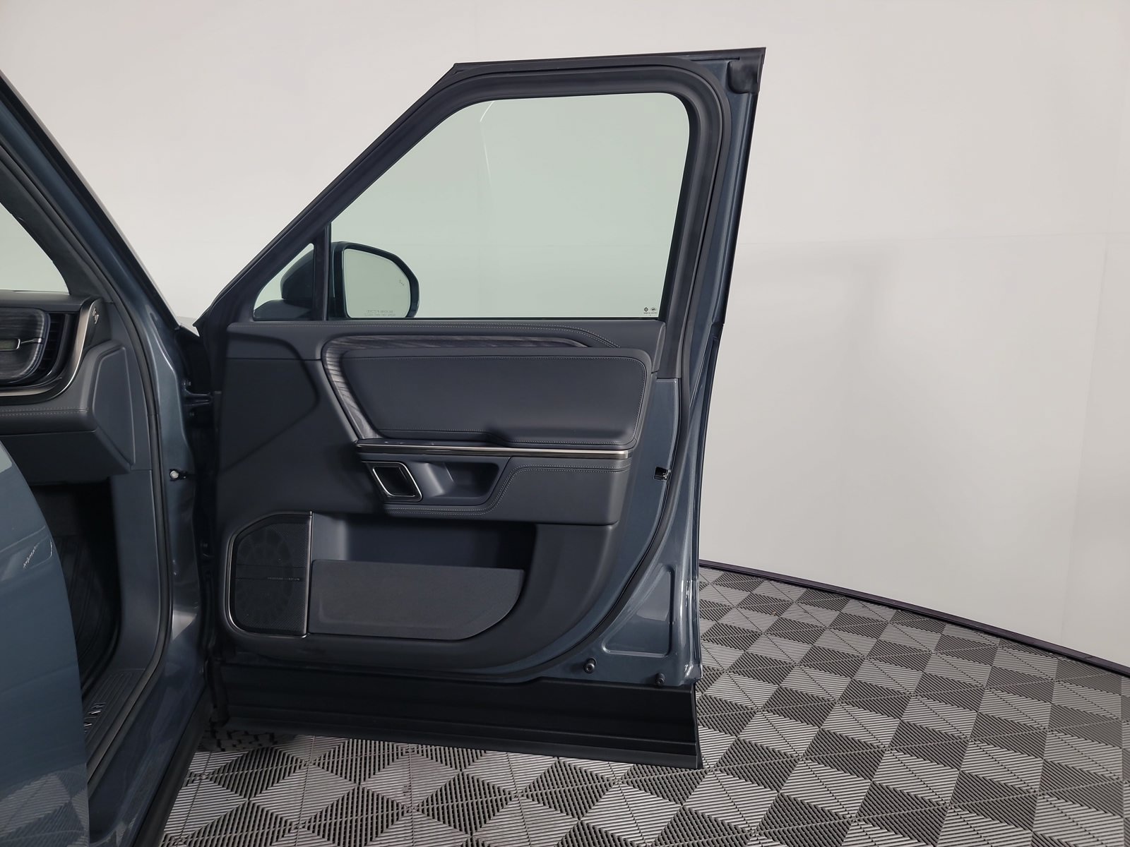 Used 2022 Rivian R1T Adventure AWD/4WD image 18