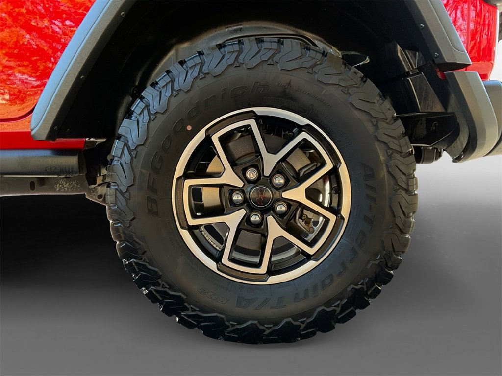 Used 2024 Jeep Wrangler Unlimited Rubicon w/ Technology Group image 16