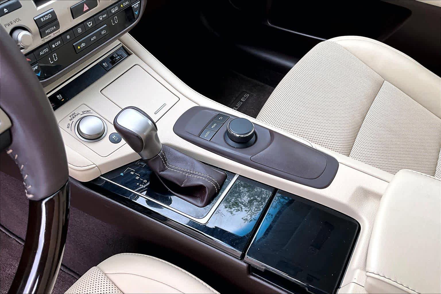 Used 2018 Lexus ES 350 w/ Premier Package image 17