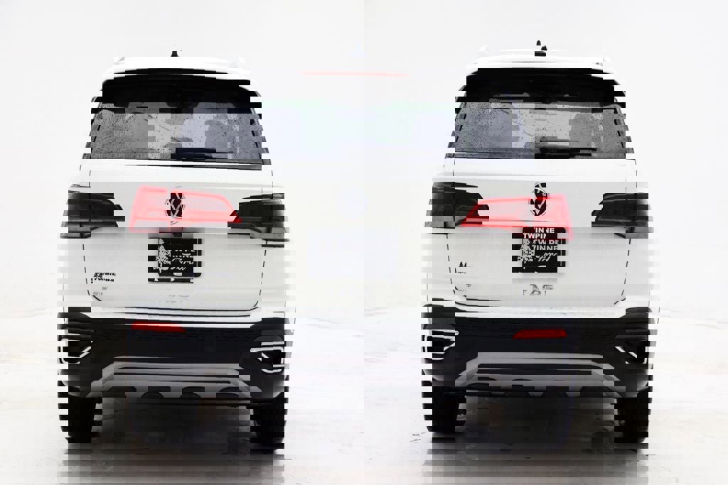 Used 2024 Volkswagen Taos SE image 7