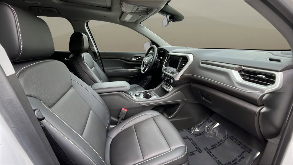 Used 2023 GMC Acadia SLT w/ Elevation Edition image 10