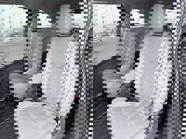 Used 2021 Toyota Sienna Limited image 24