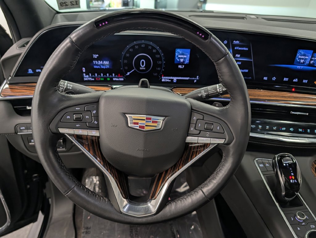 Used 2024 Cadillac Escalade Premium Luxury w/ Performance Package AWD/4WD image 19