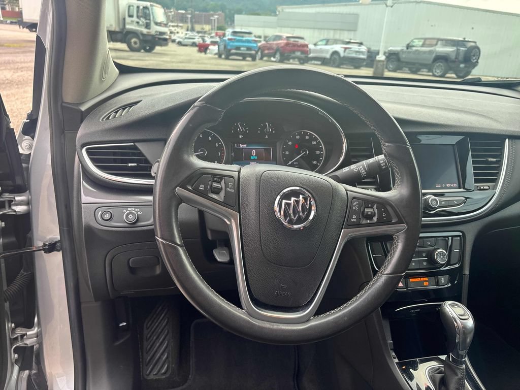 Used 2021 Buick Encore Preferred AWD/4WD image 12