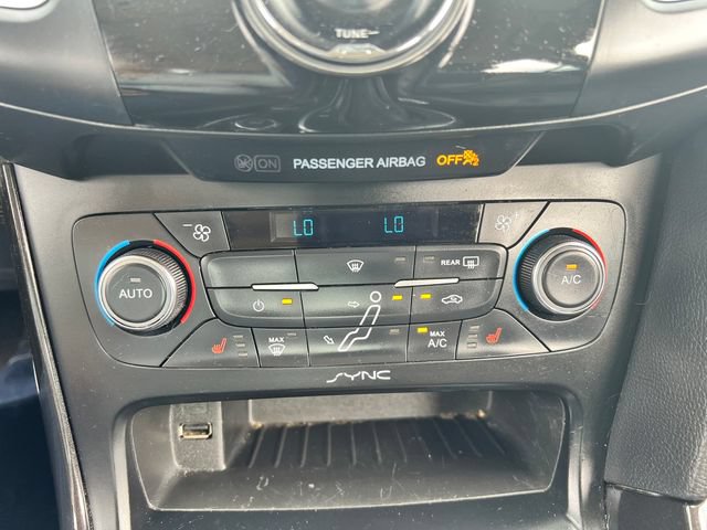 Used 2016 Ford Focus Titanium w/ Titanium Technology Package FWD image 23