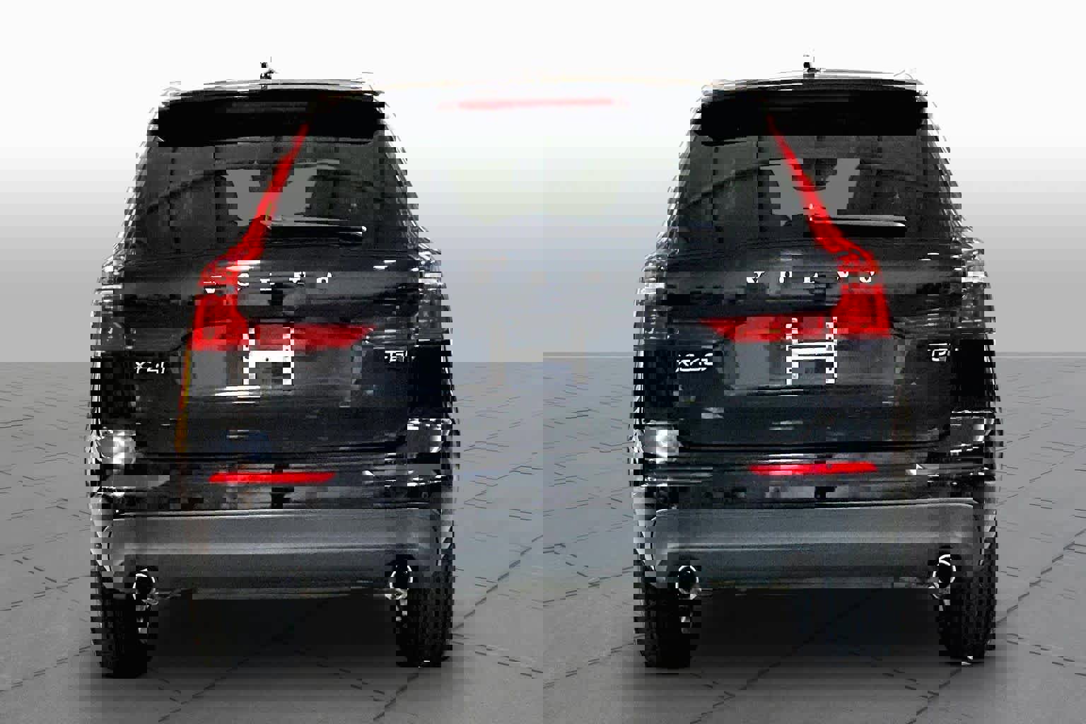 Used 2021 Volvo XC60 T5 Momentum w/ Premium Package AWD/4WD image 5