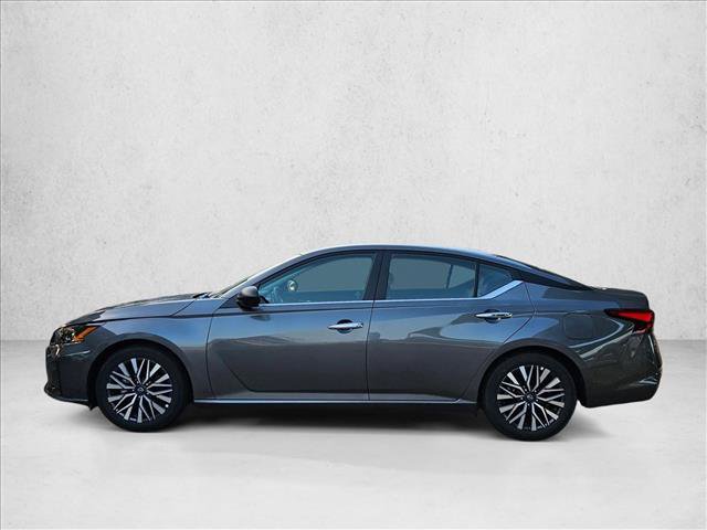 Used 2025 Nissan Altima 2.5 SV FWD image 8