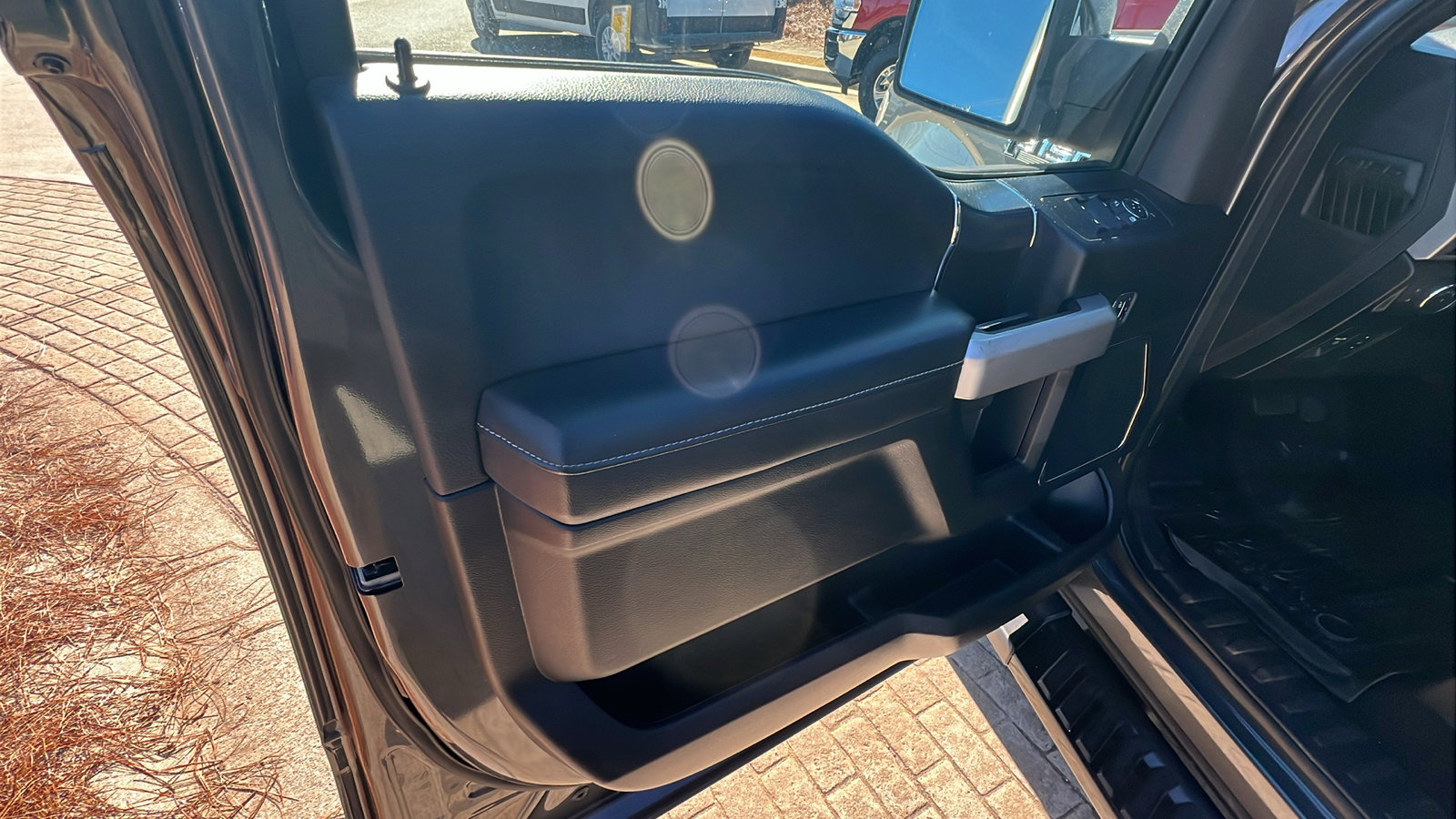 Used 2020 Ford F150 Lariat image 14