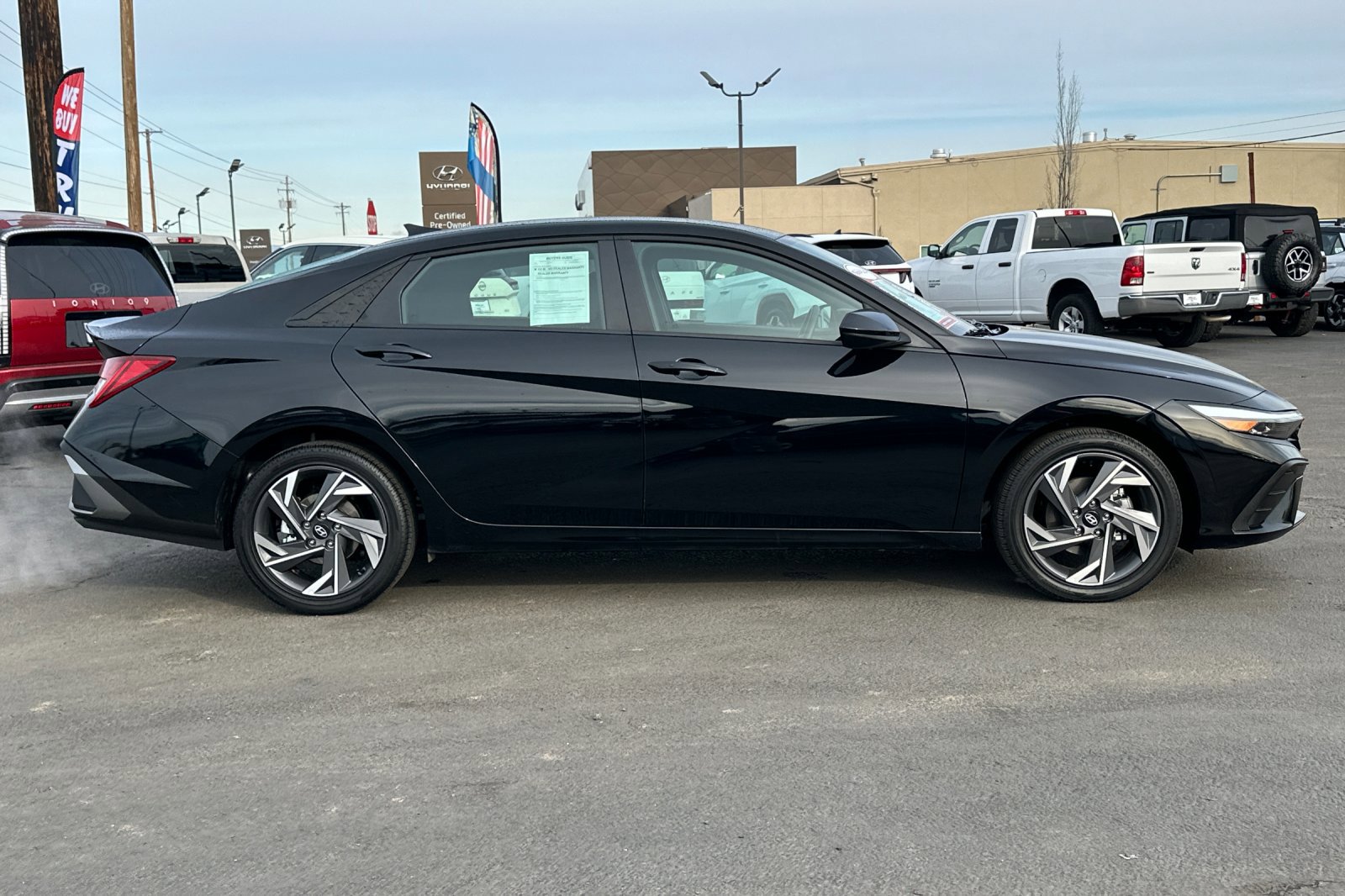 Certified 2025 Hyundai Elantra SEL w/ Cargo Package image 3