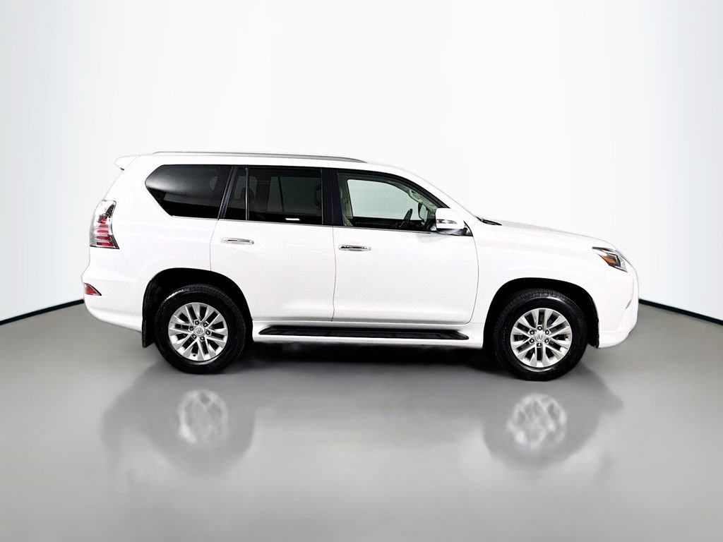 Certified 2022 Lexus GX 460 Premium w/ Premium Plus Package AWD/4WD image 4