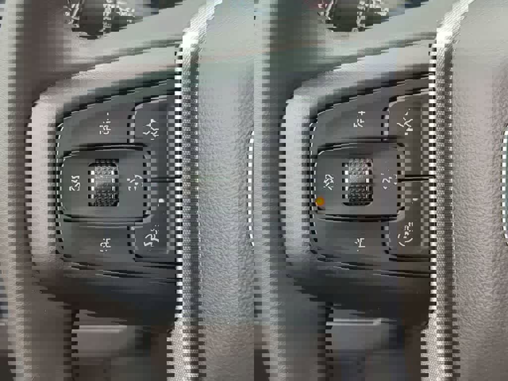 Used 2023 GMC Yukon XL SLT w/ SLT Luxury Package image 24