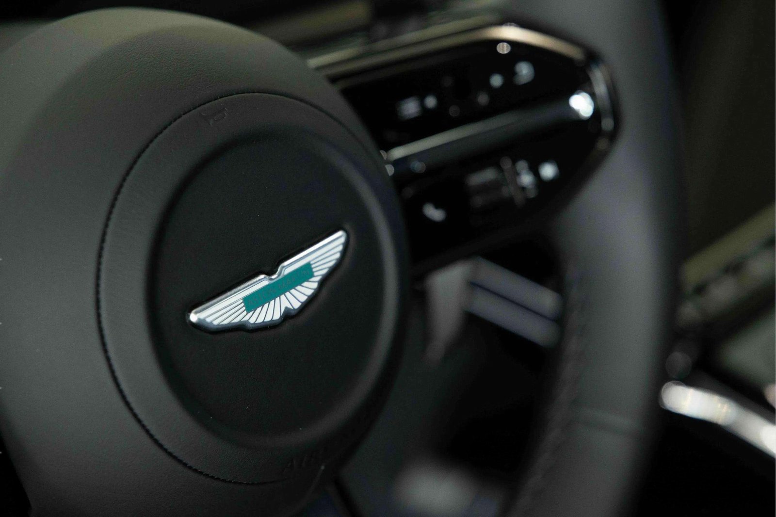 New 2025 Aston Martin V8 Vantage Coupe image 37