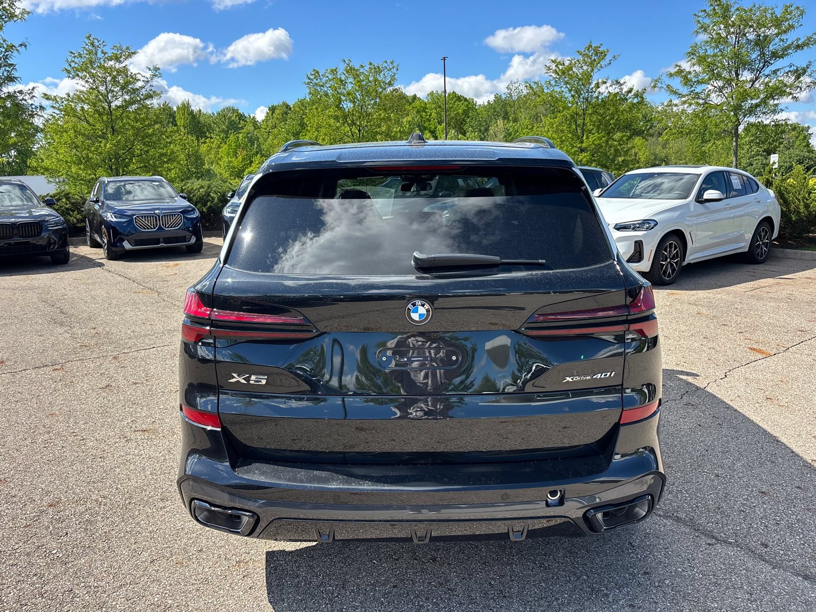New 2026 BMW X5 xDrive40i w/ M Sport Package AWD/4WD image 6