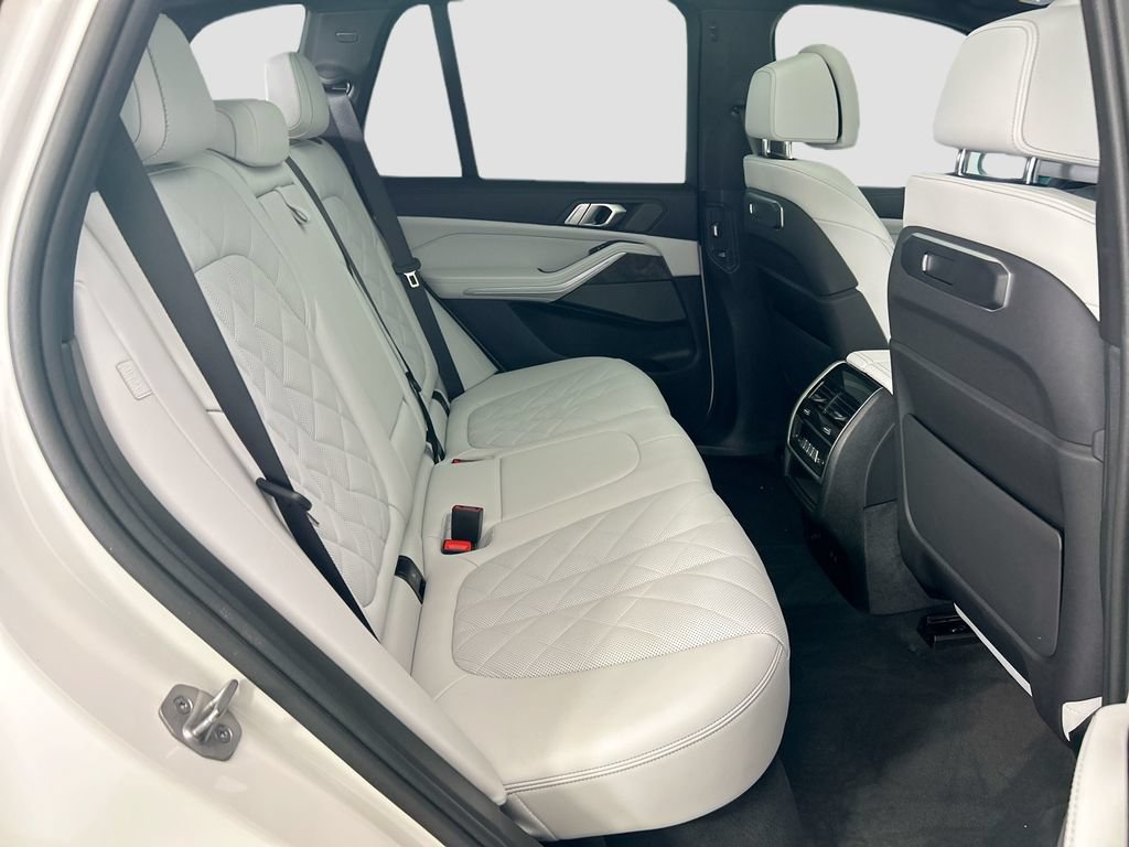 Certified 2024 BMW X5 xDrive40i w/ Premium Package AWD/4WD image 21