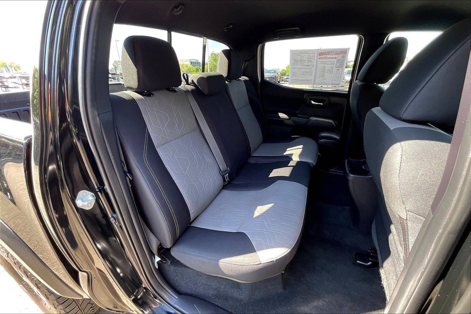 Used 2022 Toyota Tacoma TRD Off-Road AWD/4WD image 25