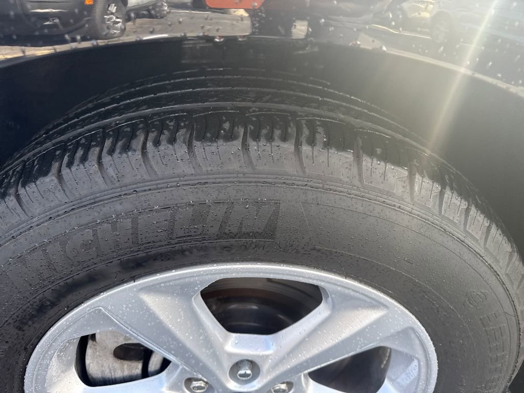 Used 2024 Ford Edge SE image 19