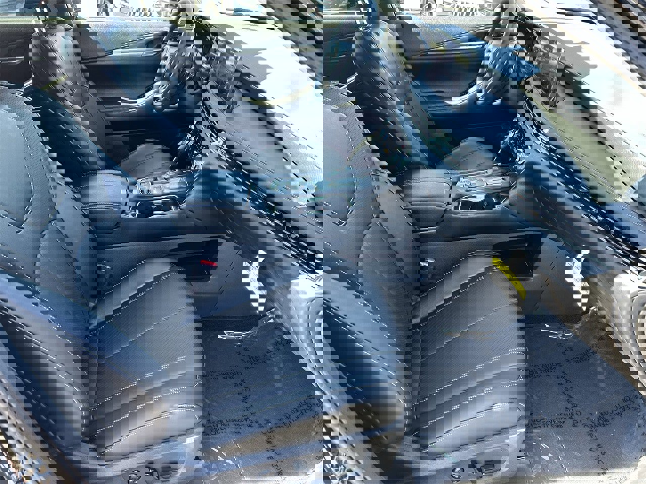 New 2026 INFINITI QX60 Luxe w/ Family Package image 9
