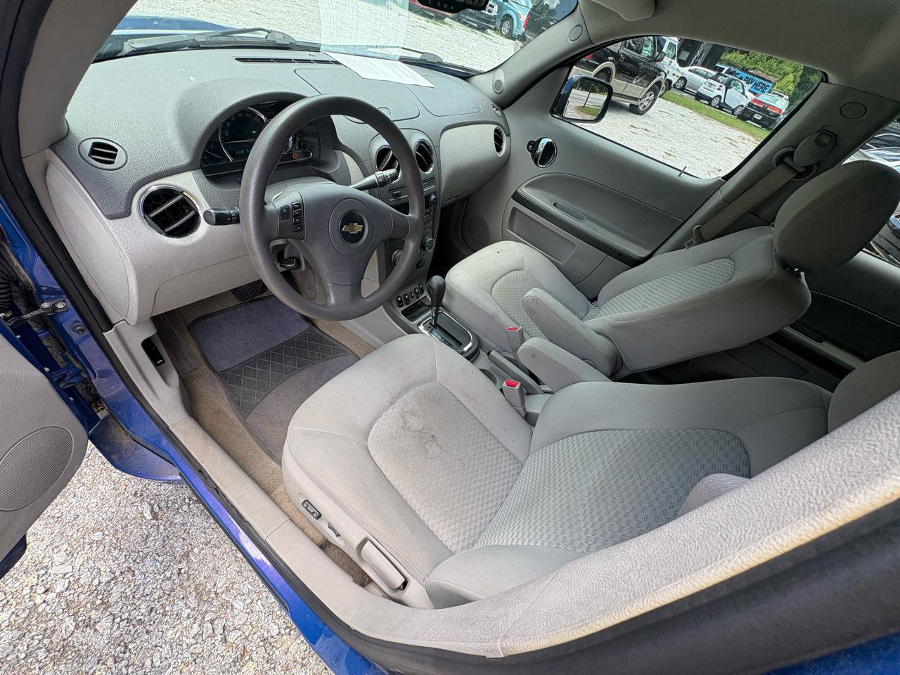 Used 2008 Chevrolet HHR LT w/ Enhanced Sound Package FWD image 8