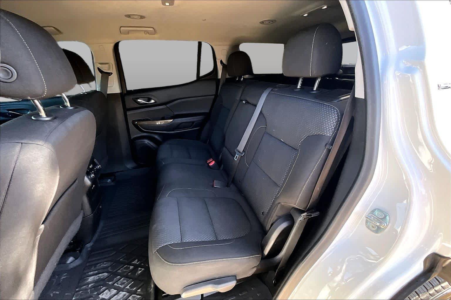 Used 2022 GMC Acadia SLE FWD image 21