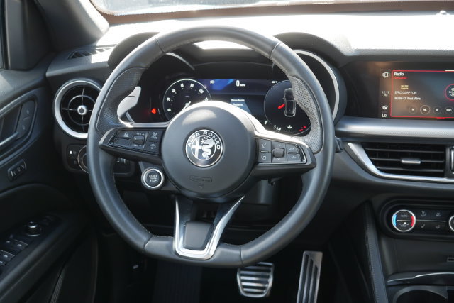 Used 2024 Alfa Romeo Stelvio Veloce AWD/4WD image 18