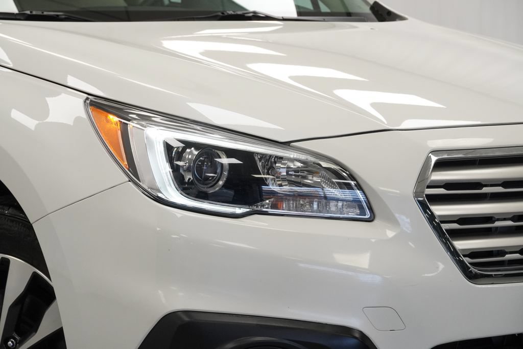 Used 2016 Subaru Outback 2.5i Limited AWD/4WD image 5
