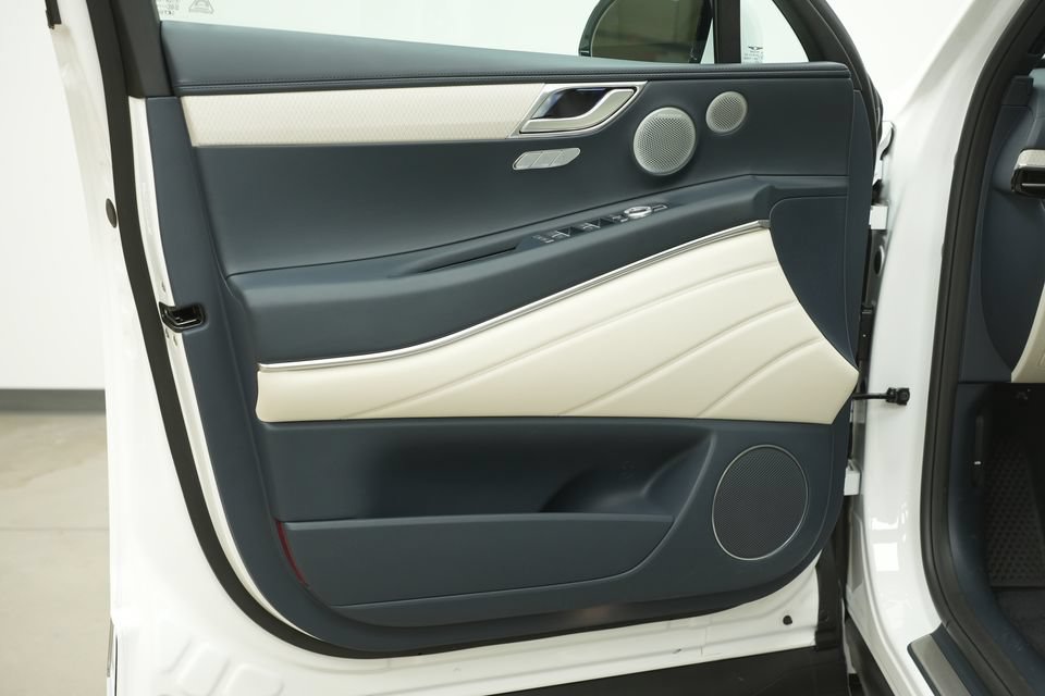Used 2025 Genesis GV80 3.5T Prestige AWD/4WD image 33