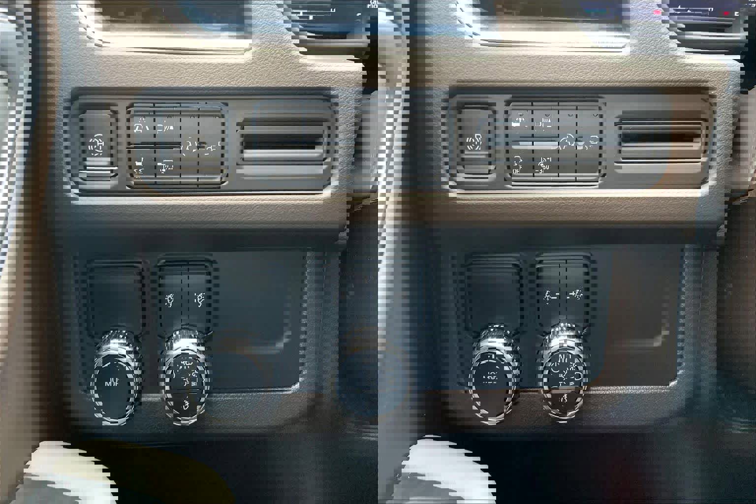 Used 2022 GMC Yukon SLT w/ SLT Premium Package image 67