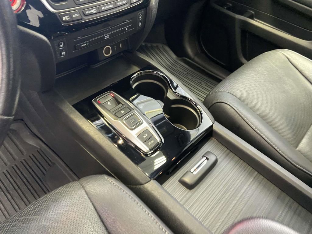 Used 2018 Honda Pilot Elite image 23