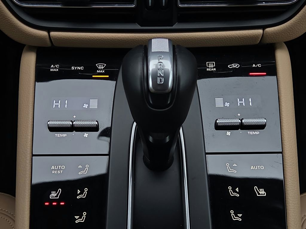 Certified 2023 Porsche Macan S image 13