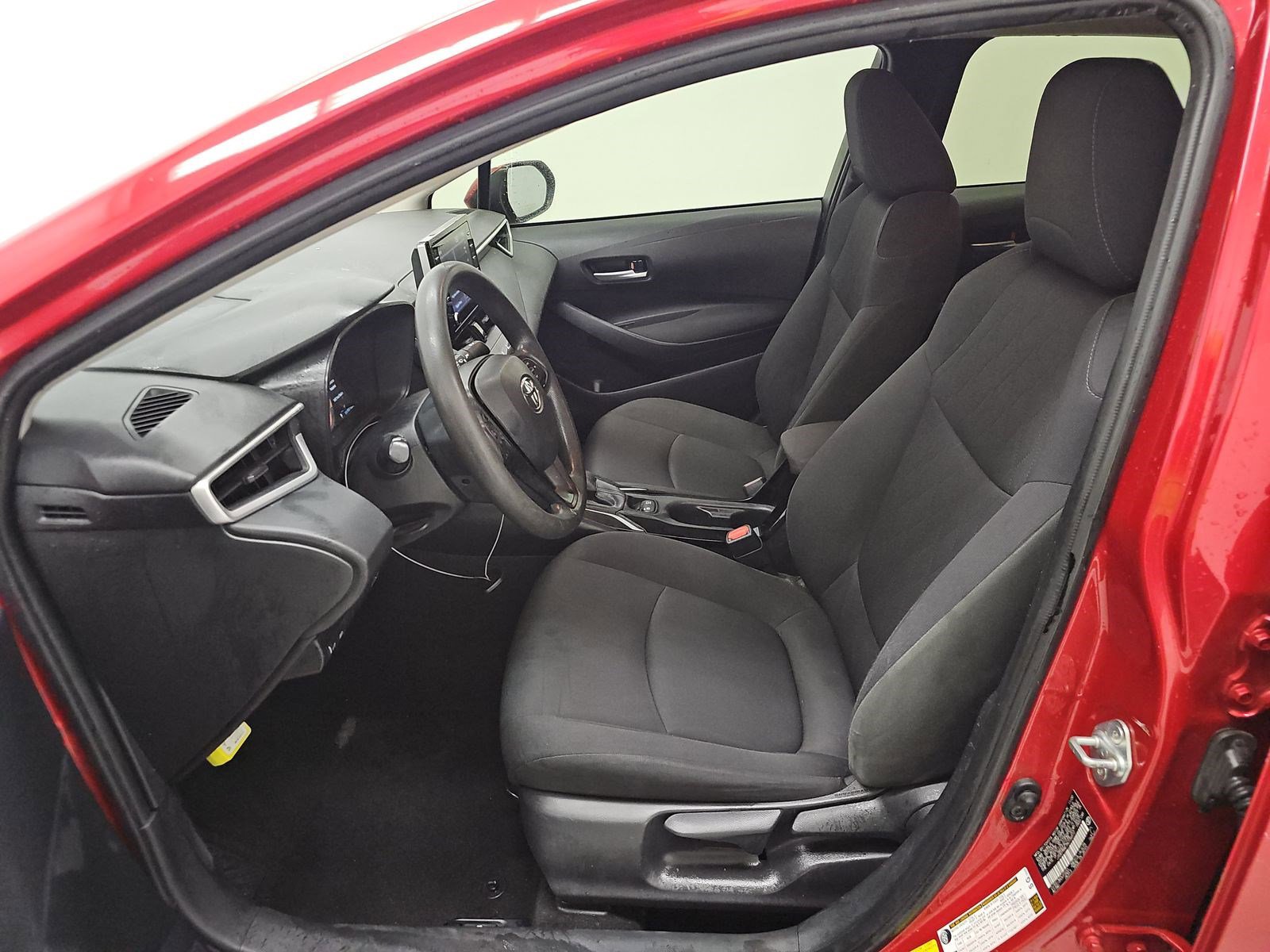 Used 2021 Toyota Corolla LE image 5