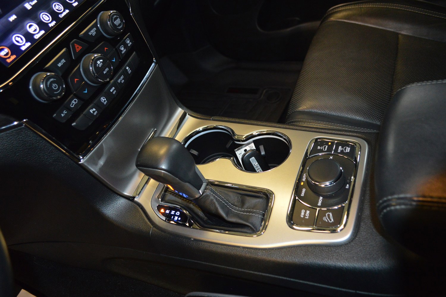 Used 2019 Jeep Grand Cherokee Overland image 20
