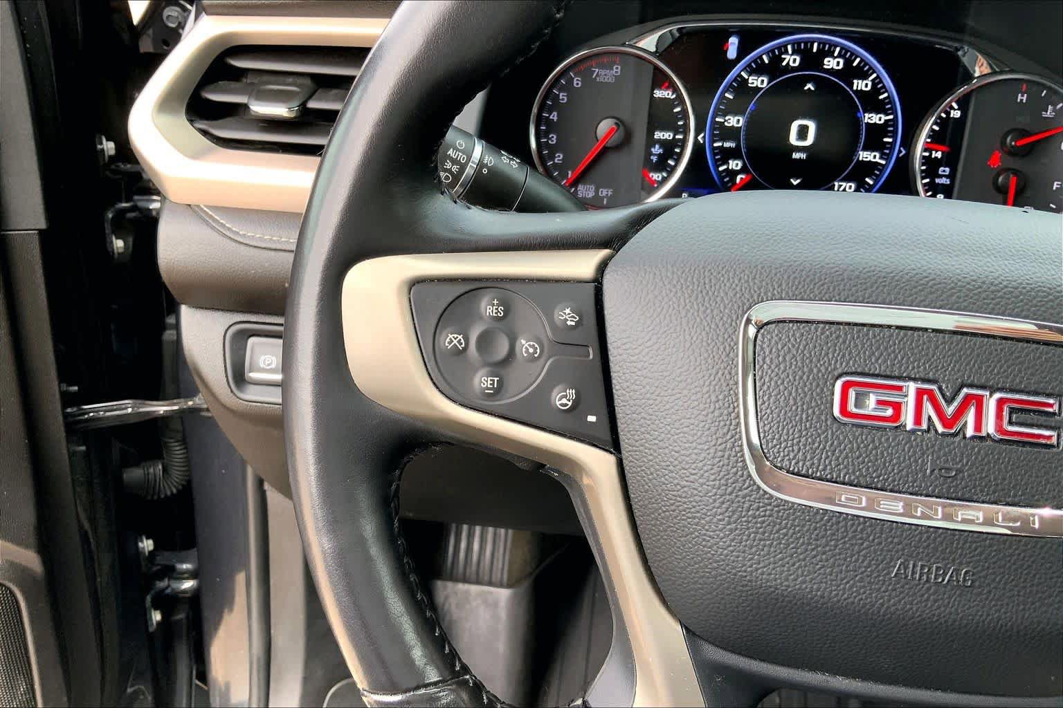 Used 2022 GMC Acadia Denali w/ Denali Technology Package FWD image 20