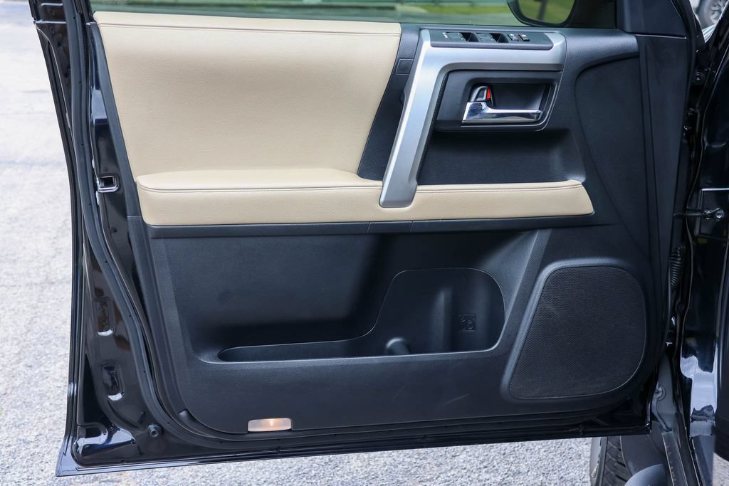 Used 2021 Toyota 4Runner SR5 Premium w/ Moonroof Package RWD image 9