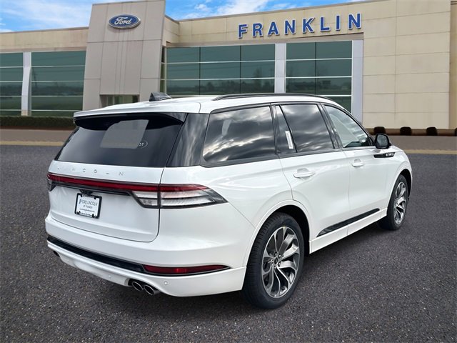 New 2026 Lincoln Aviator 2WD w/ Jet Appearance Package image 7