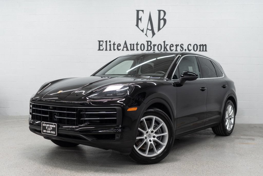 Used 2024 Porsche Cayenne AWD/4WD image 1