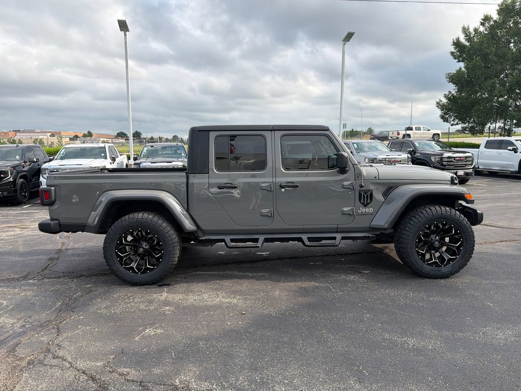 Used 2021 Jeep Gladiator Overland AWD/4WD image 4