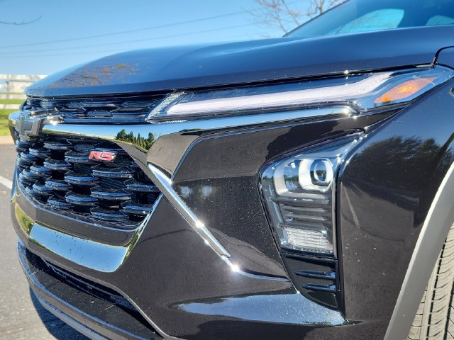 New 2026 Chevrolet Trax RS w/ Sunroof Package FWD image 10