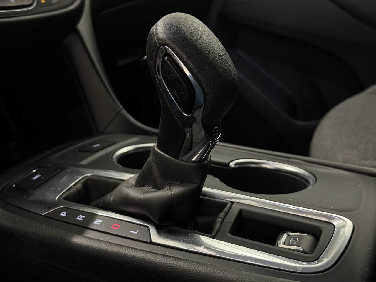 Used 2022 Chevrolet Equinox LT w/ Driver Convenience Package image 15