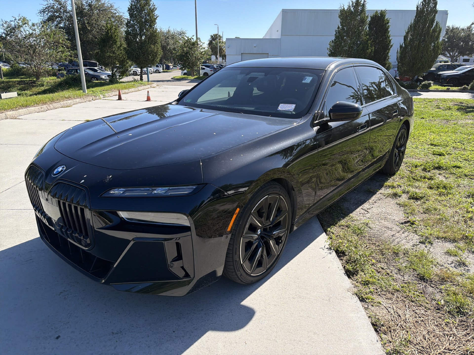 Certified 2024 BMW i7 xDrive60 AWD/4WD image 8