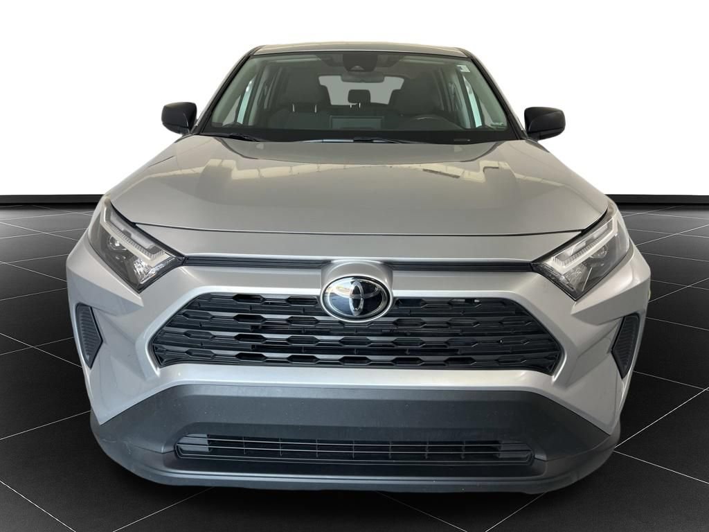 Used 2025 Toyota RAV4 LE AWD/4WD image 8