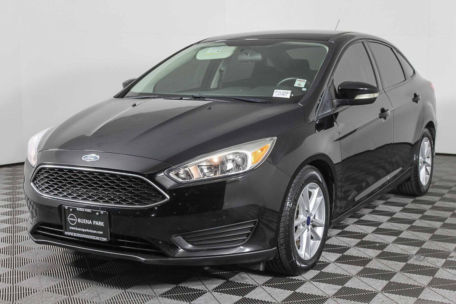 Used 2018 Ford Focus SE w/ Cold Weather Package image 3