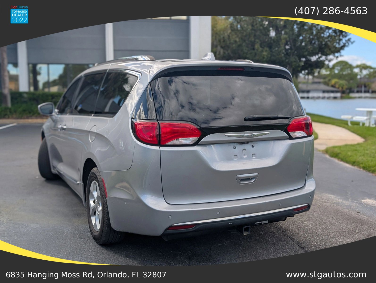 Used 2017 Chrysler Pacifica Touring-L Plus w/ Advanced Safetytec Group FWD image 3